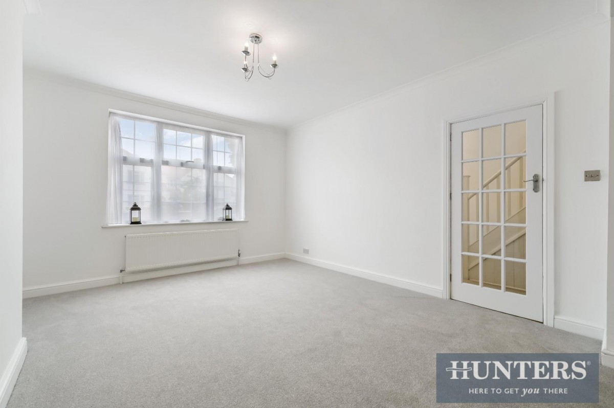 Chatsworth Crescent, Hounslow