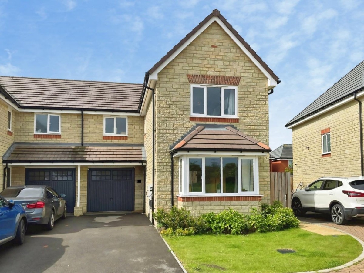 Signal Road, Cam, Dursley