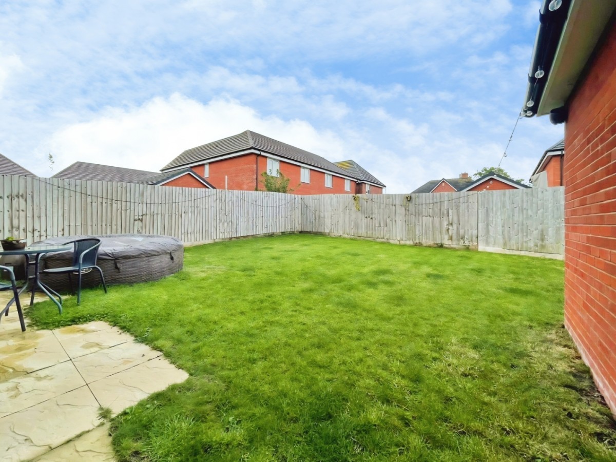 Signal Road, Cam, Dursley