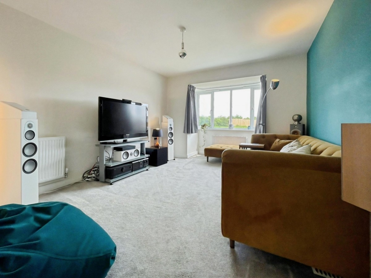Signal Road, Cam, Dursley