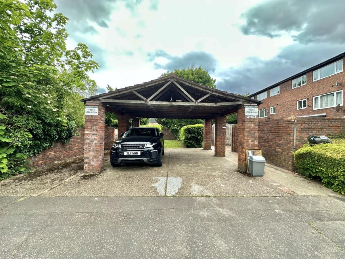 Marshall Drive, Hayes, Middlesex, UB4 0SW