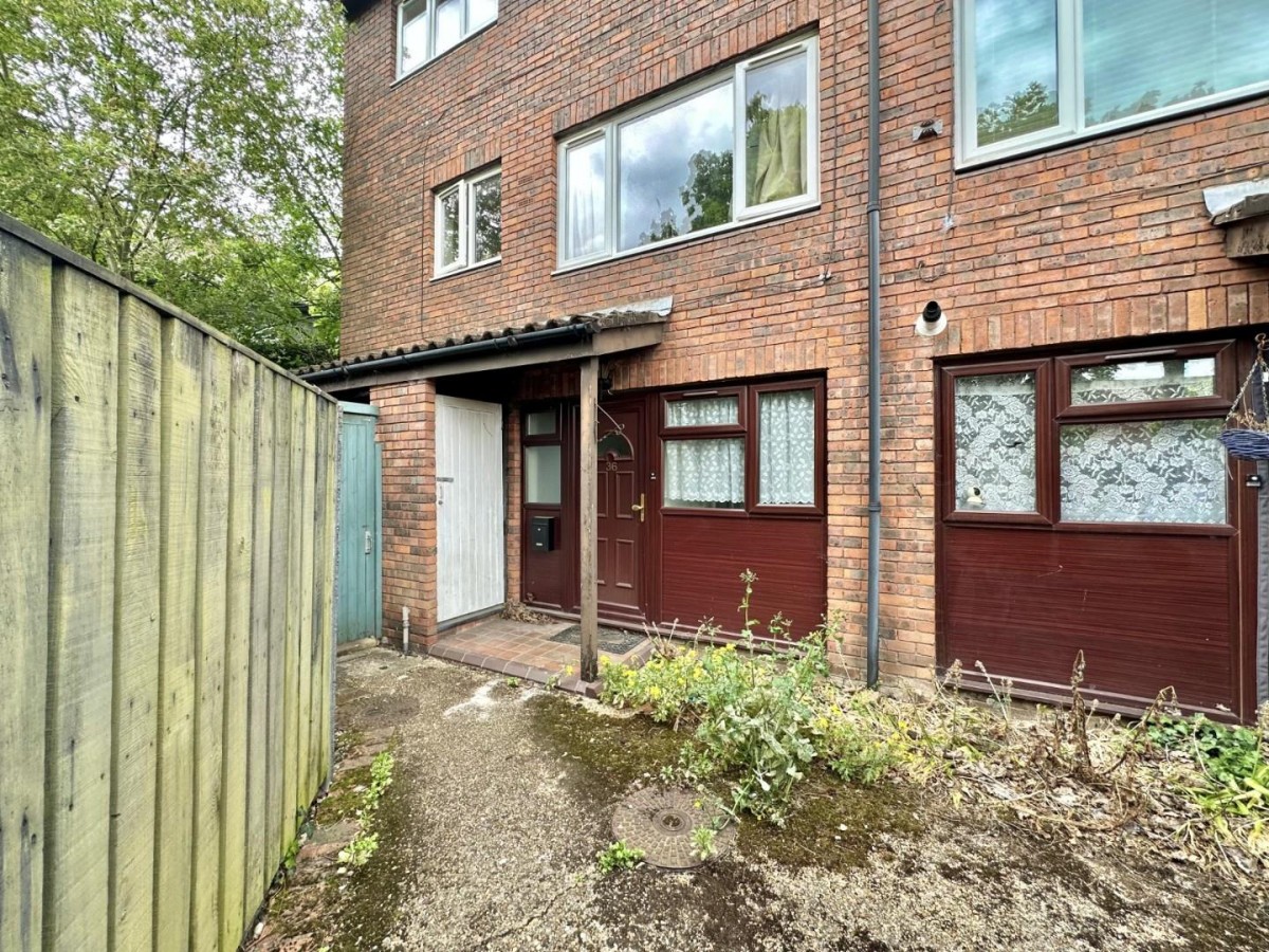 Marshall Drive, Hayes, Middlesex, UB4 0SW