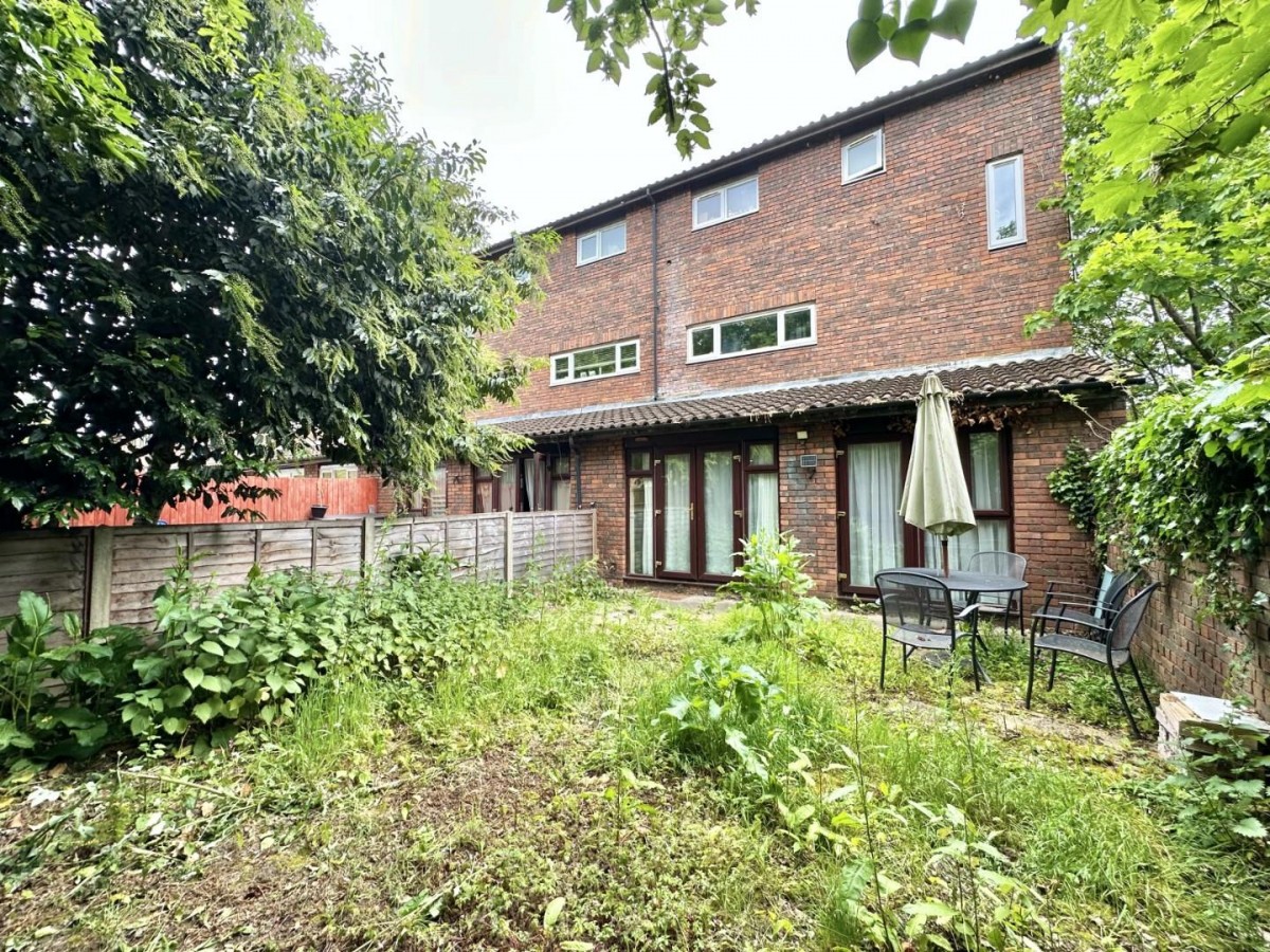 Marshall Drive, Hayes, Middlesex, UB4 0SW