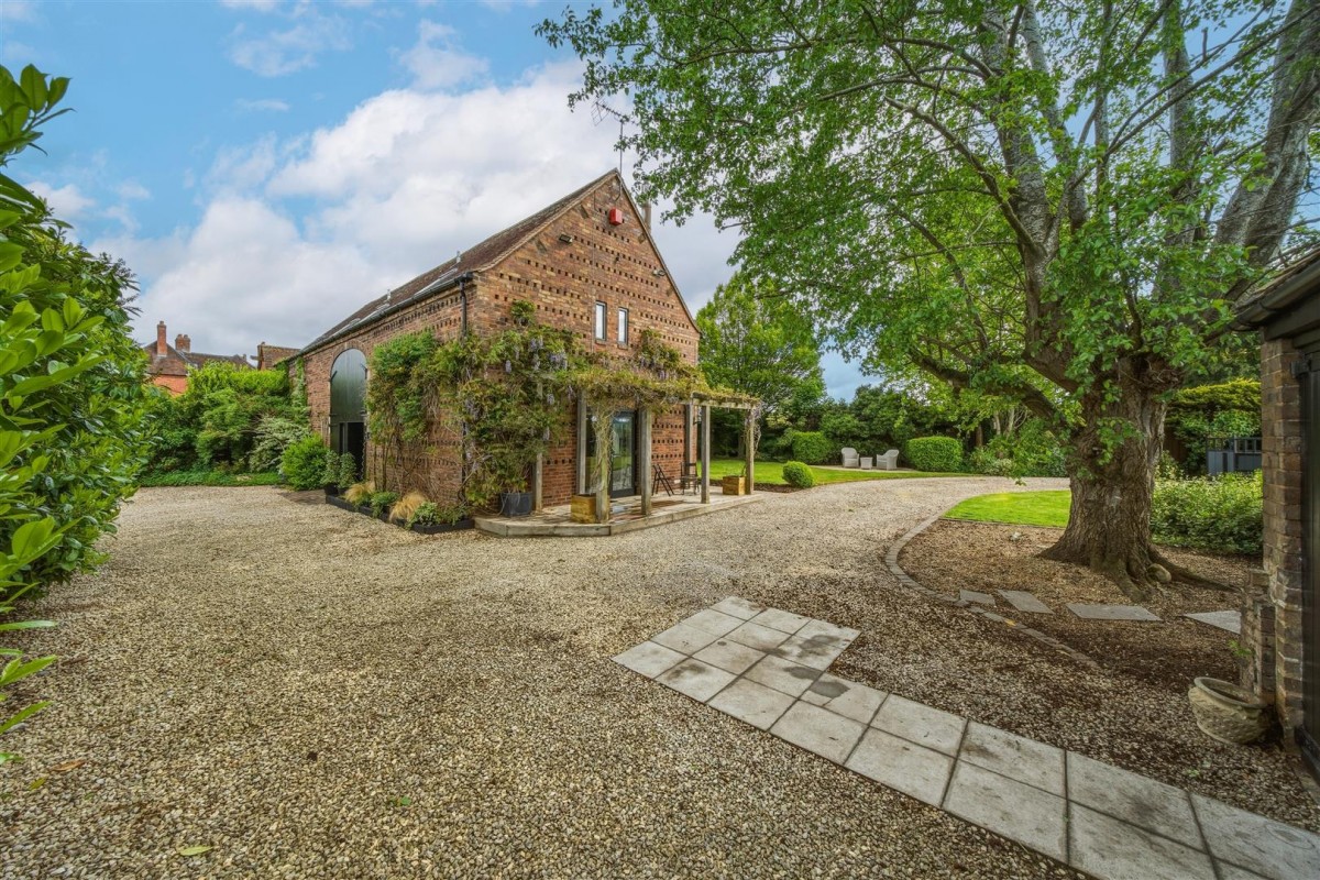 Grange Farm Court, Eardington, Bridgnorth, WV16 5JT
