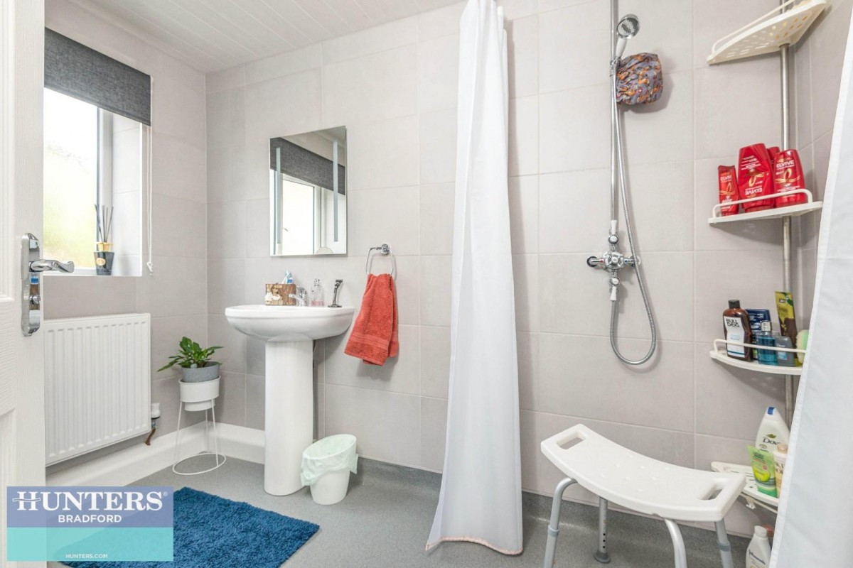 Penfield Grove, Clayton, Bradford, West Yorkshire, BD14 6LJ