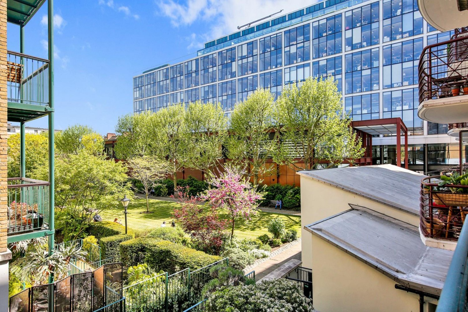 2 bedroom Flat to let in Spital Square, Spitalfields, E1