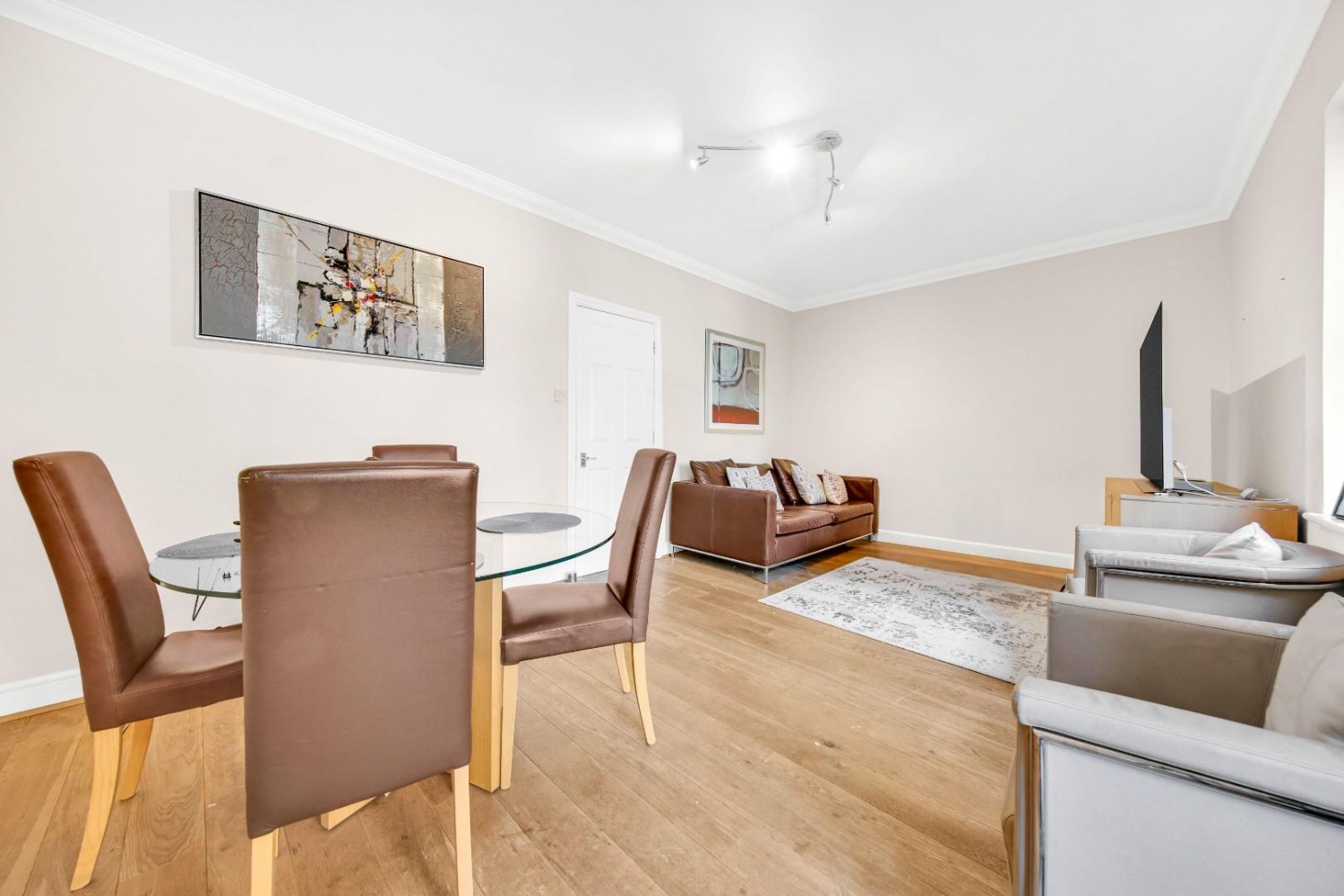 2 bedroom Flat to let in Spital Square, Spitalfields, E1