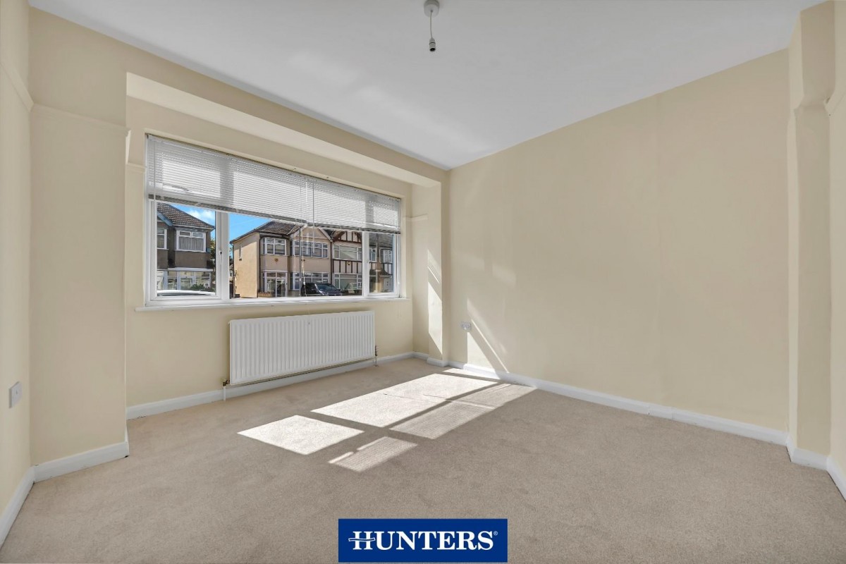Temple Avenue, Dagenham, RM8