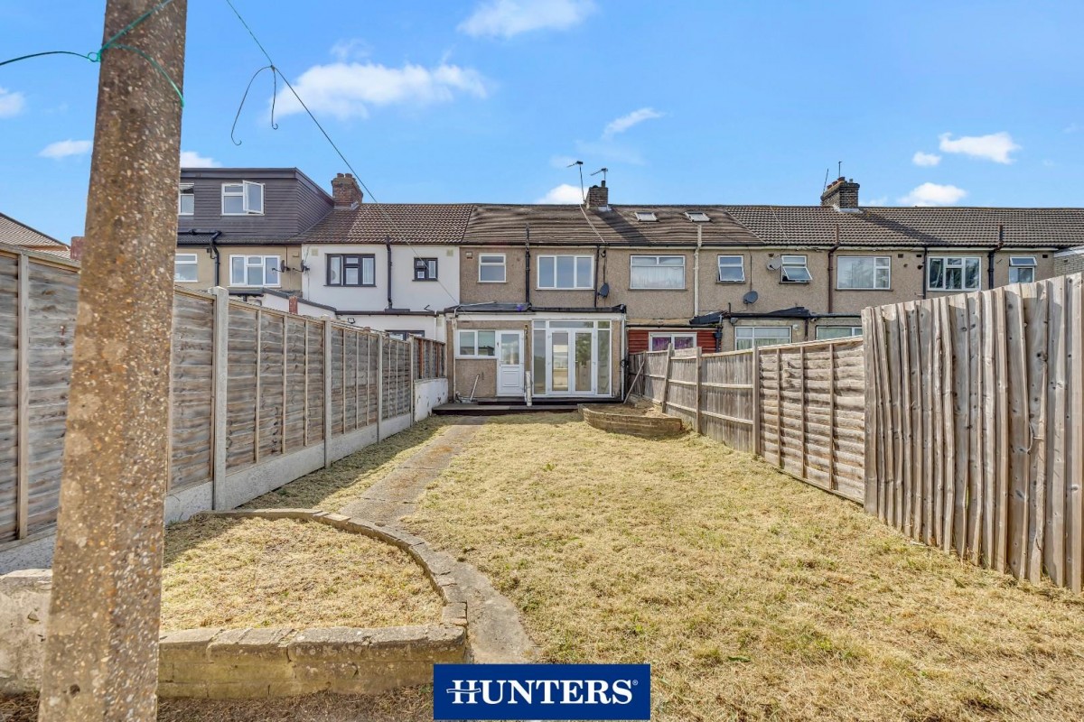 Temple Avenue, Dagenham, RM8