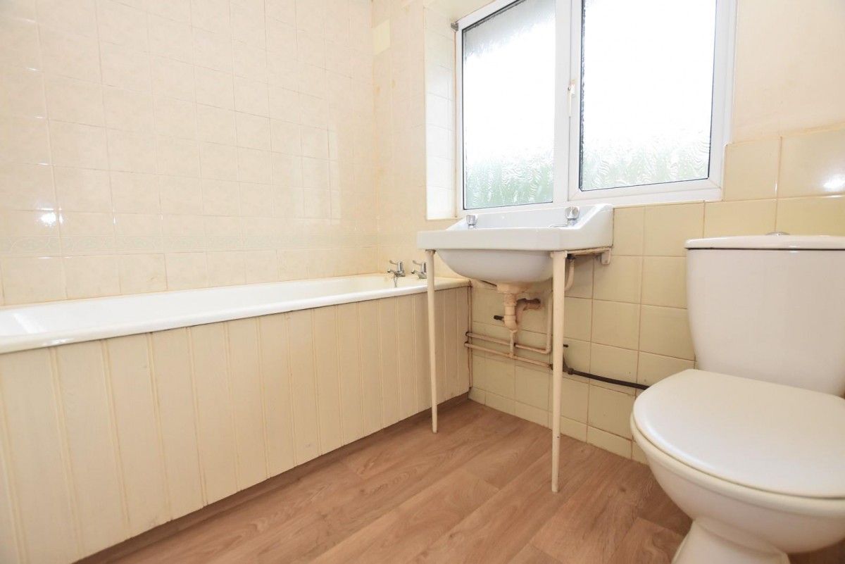 The Crescent, Brimington, Chesterfield, S43 1AZ