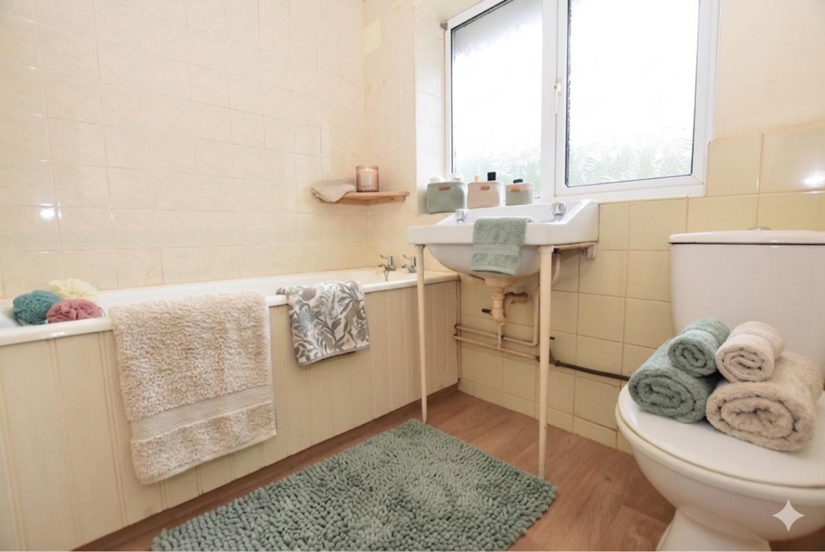 The Crescent, Brimington, Chesterfield, S43 1AZ