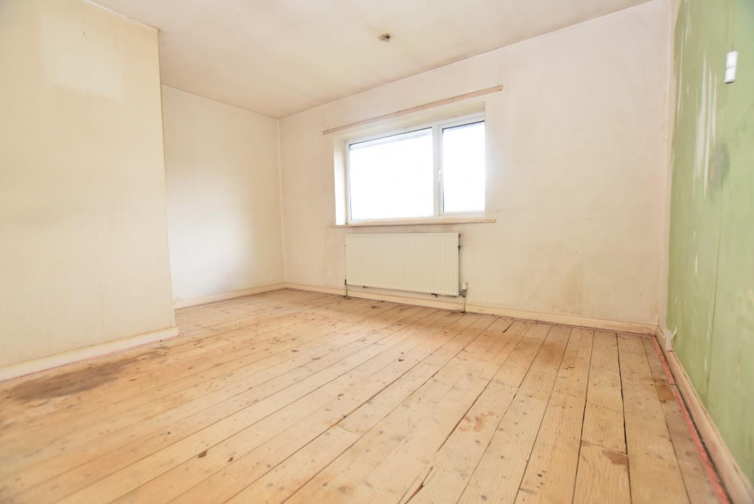 The Crescent, Brimington, Chesterfield, S43 1AZ