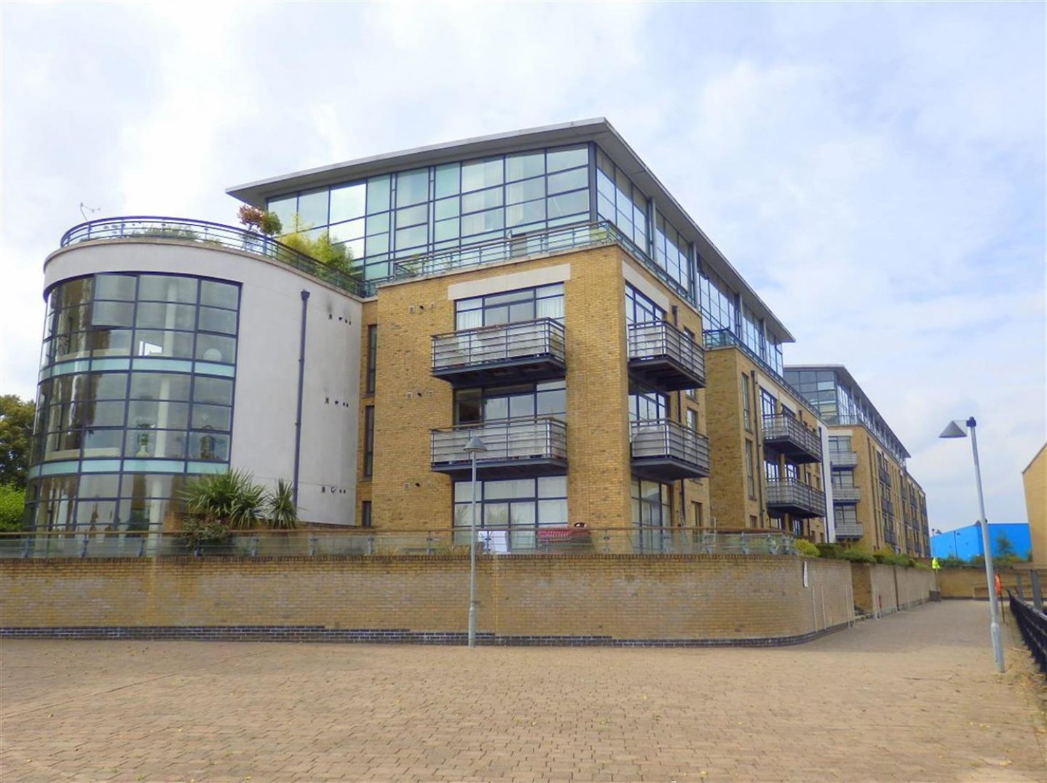 Point Wharf Lane, Brentford, TW8