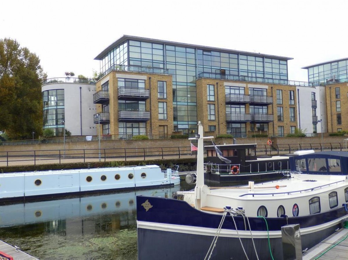 Point Wharf Lane, Brentford, TW8