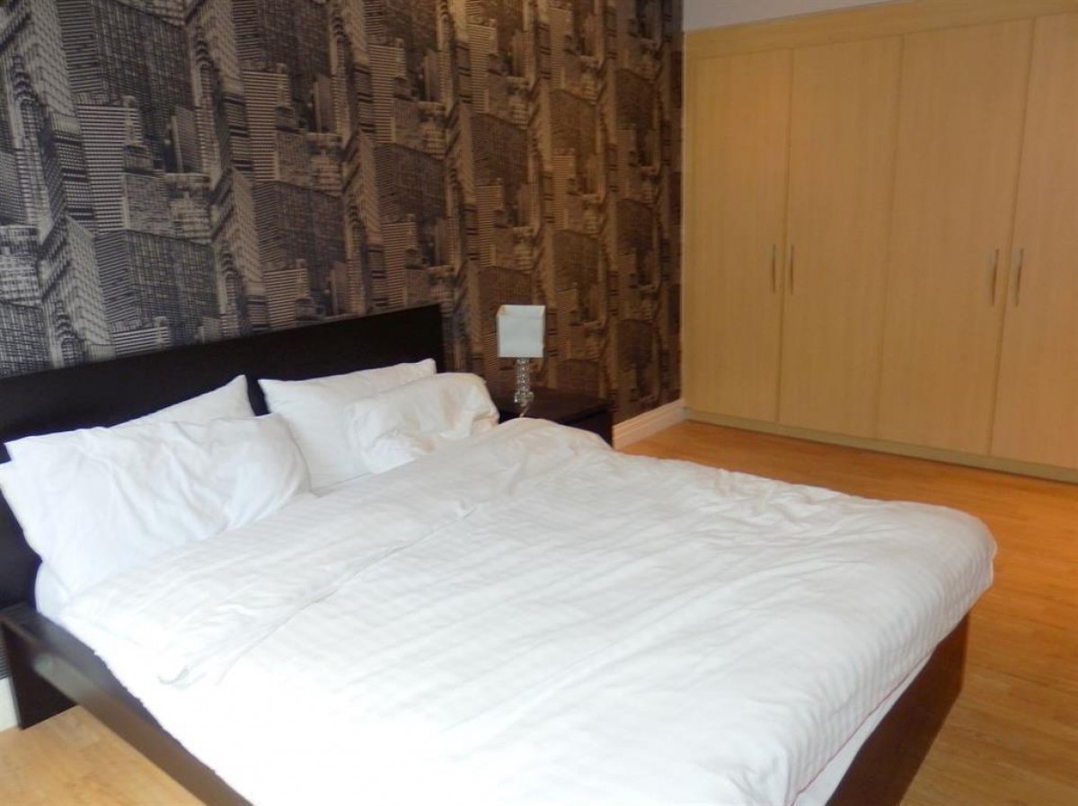 Point Wharf Lane, Brentford, TW8
