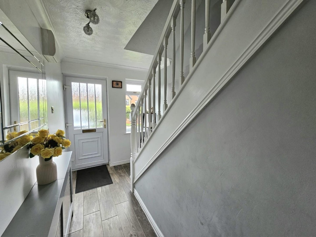 St. Bartholomews Close, Cam, Dursley