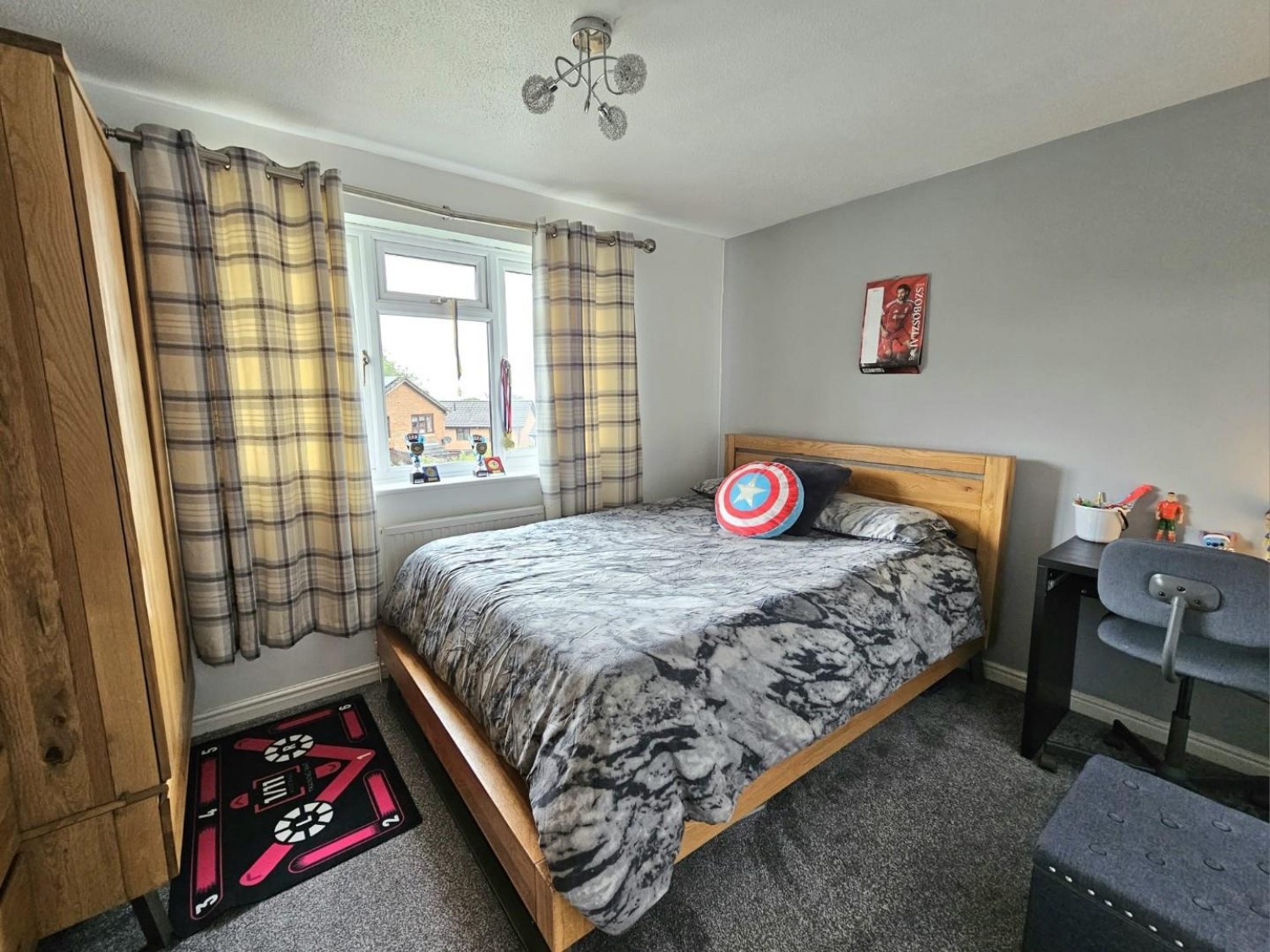 St. Bartholomews Close, Cam, Dursley