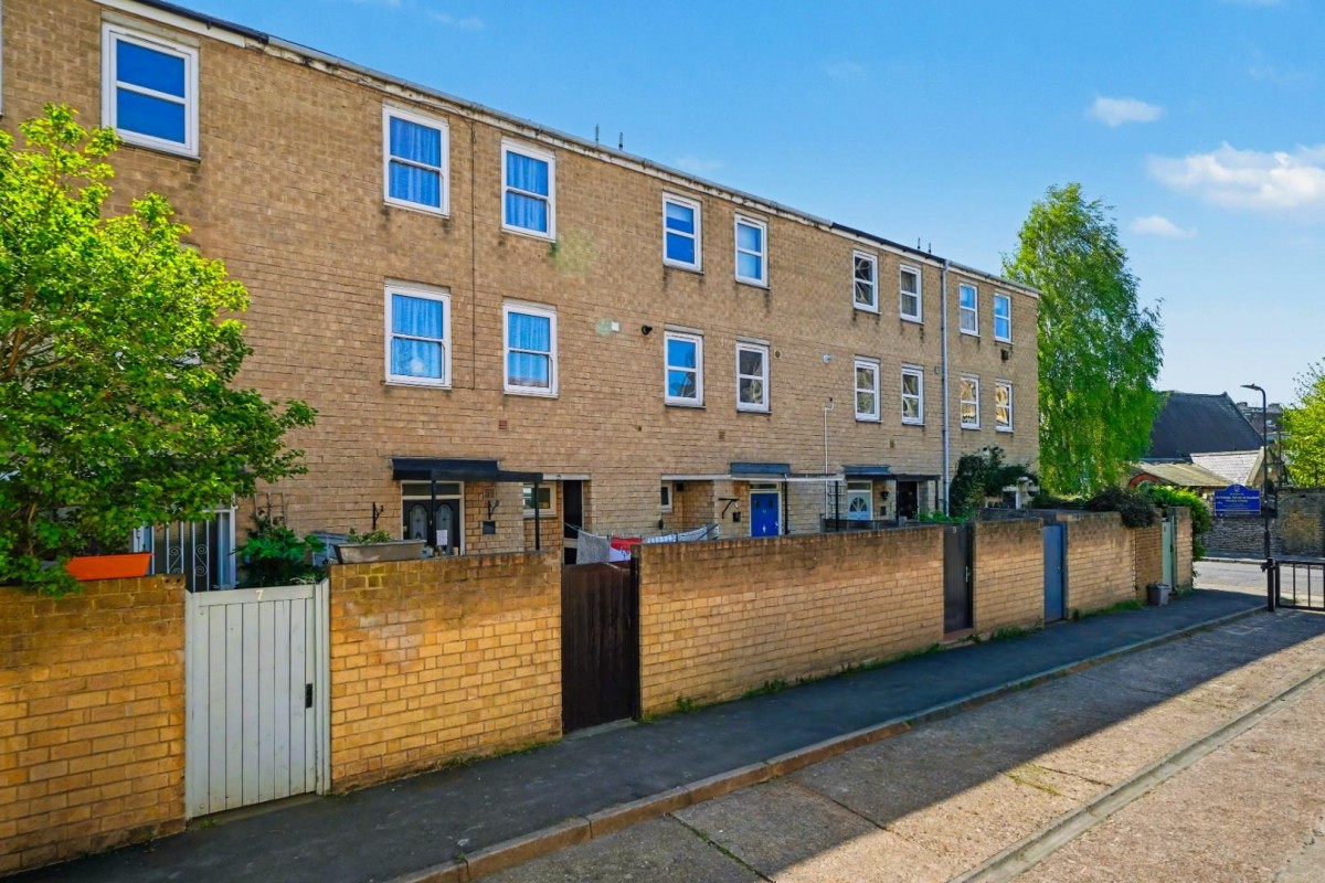 Cressington Close, London, N16