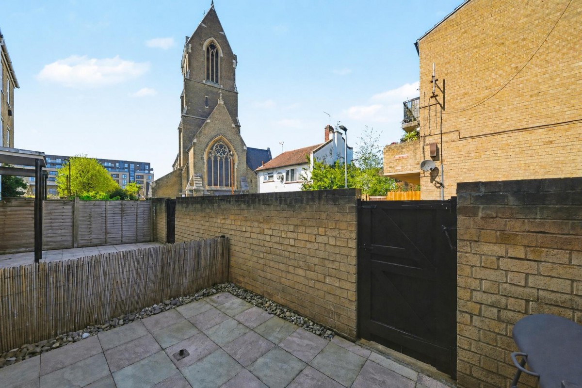 Cressington Close, London, N16