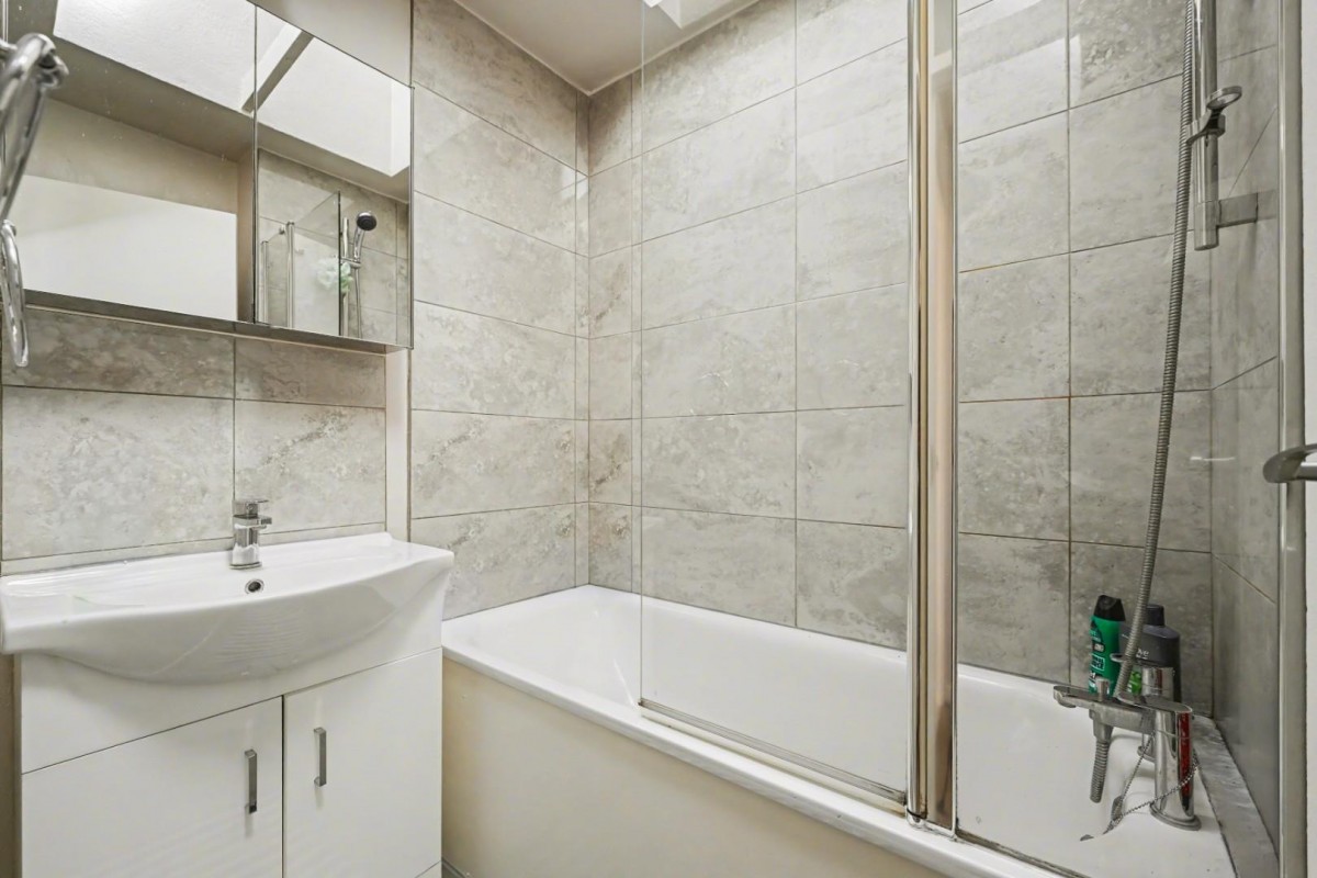 Cressington Close, London, N16