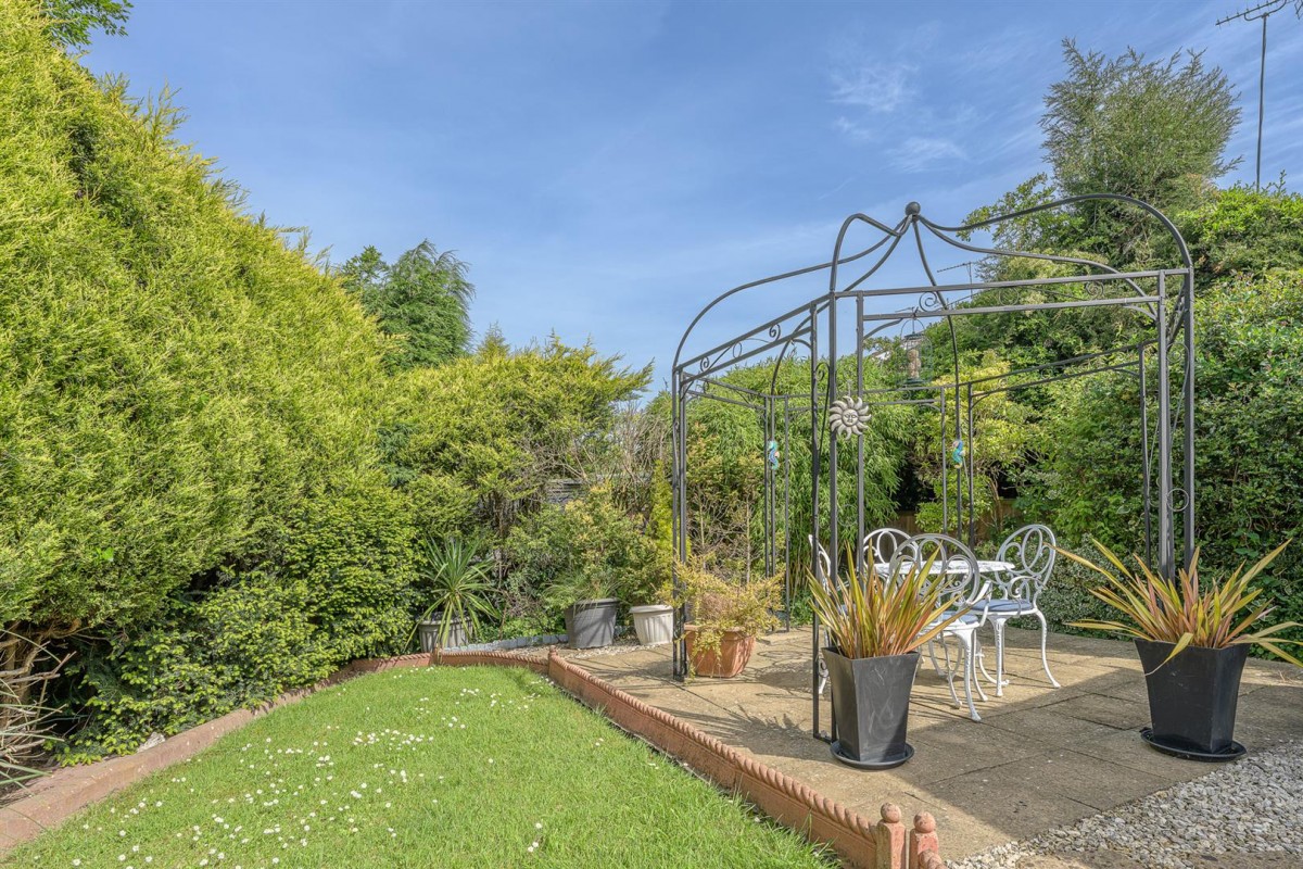 Prosper Meadow, Kingswinford, DY6 8BA