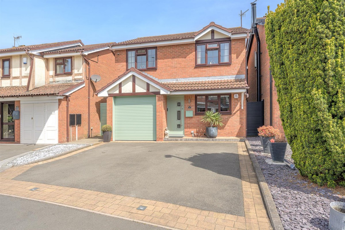 Ibis Gardens, Kingswinford, DY6 8XS