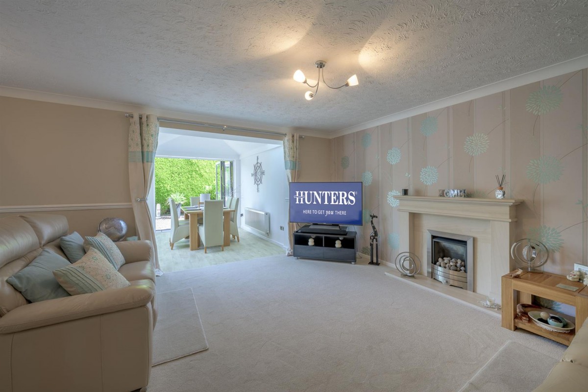 Ibis Gardens, Kingswinford, DY6 8XS