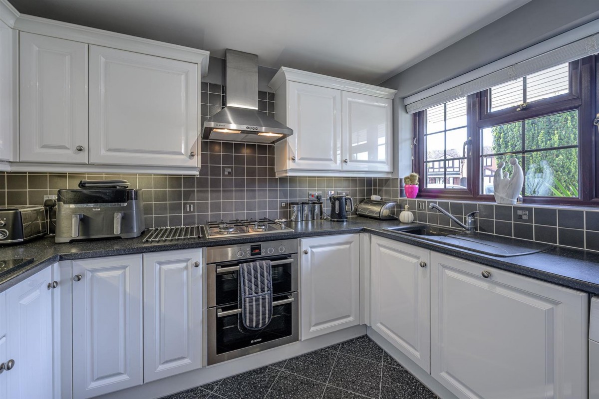 Ibis Gardens, Kingswinford, DY6 8XS