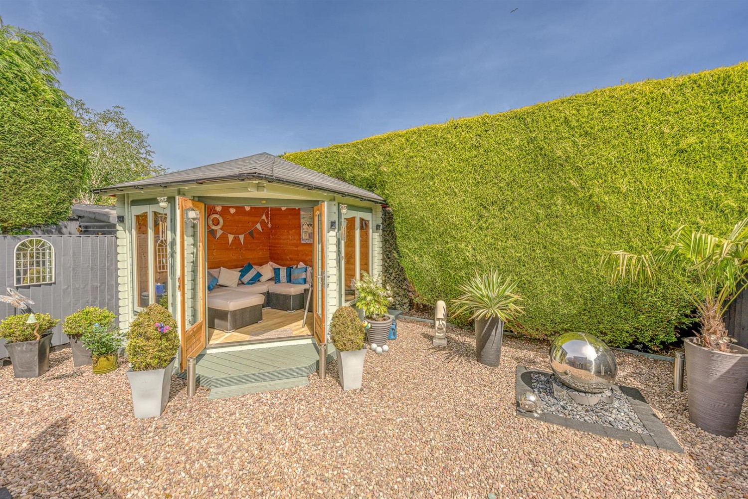 Ibis Gardens, Kingswinford, DY6 8XS
