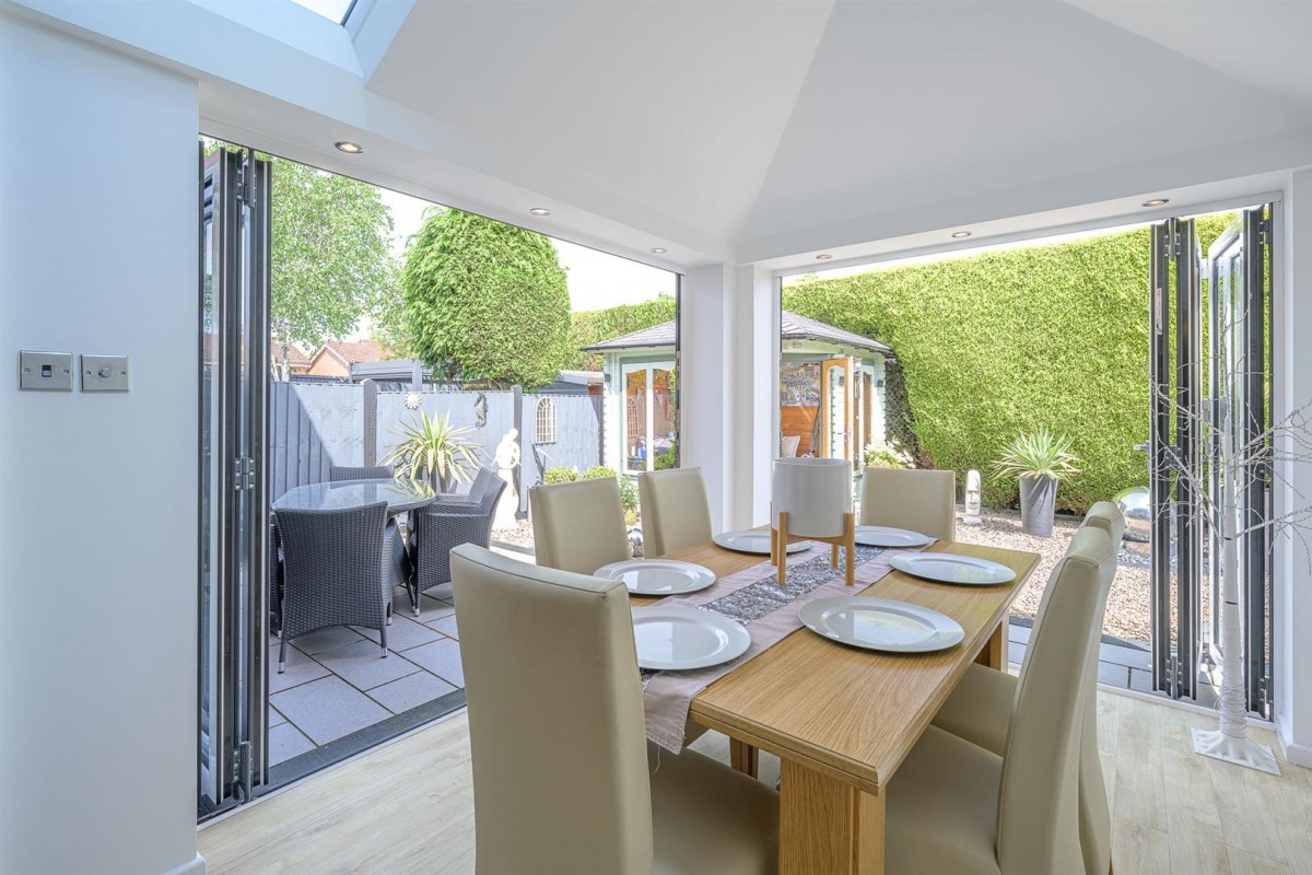 Ibis Gardens, Kingswinford, DY6 8XS