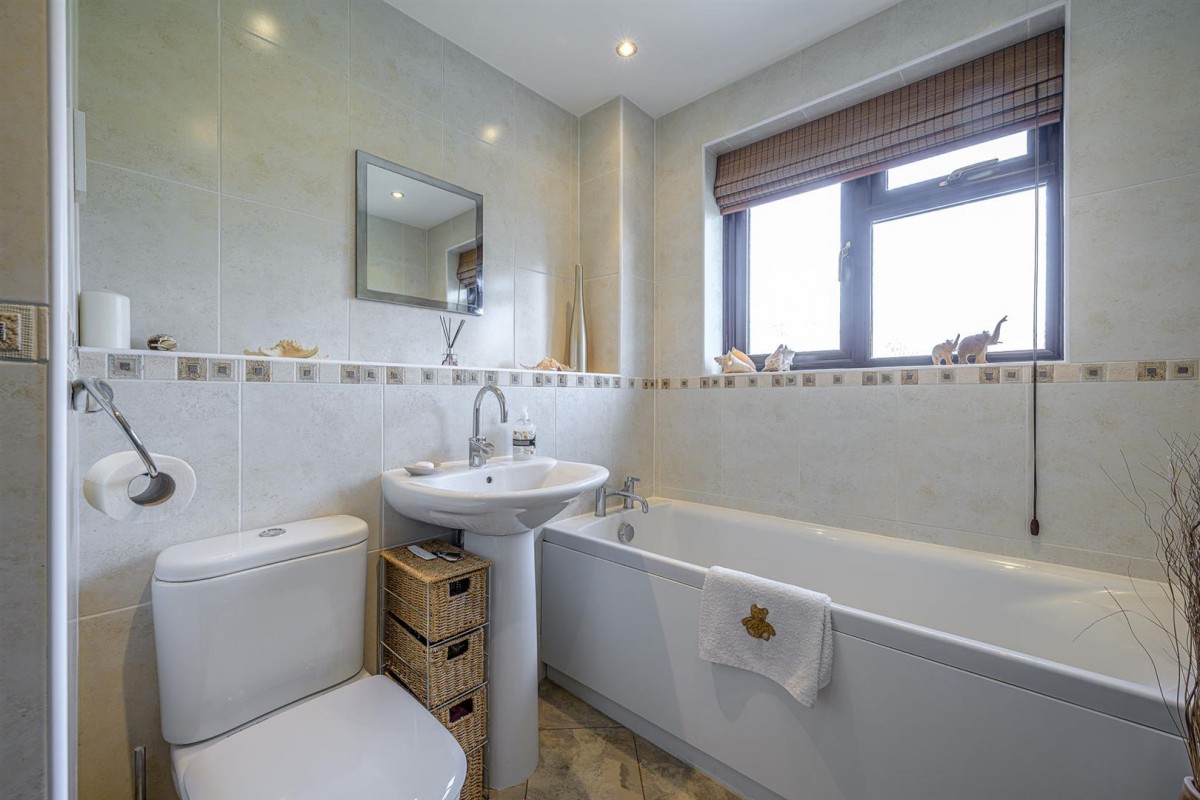 Ibis Gardens, Kingswinford, DY6 8XS