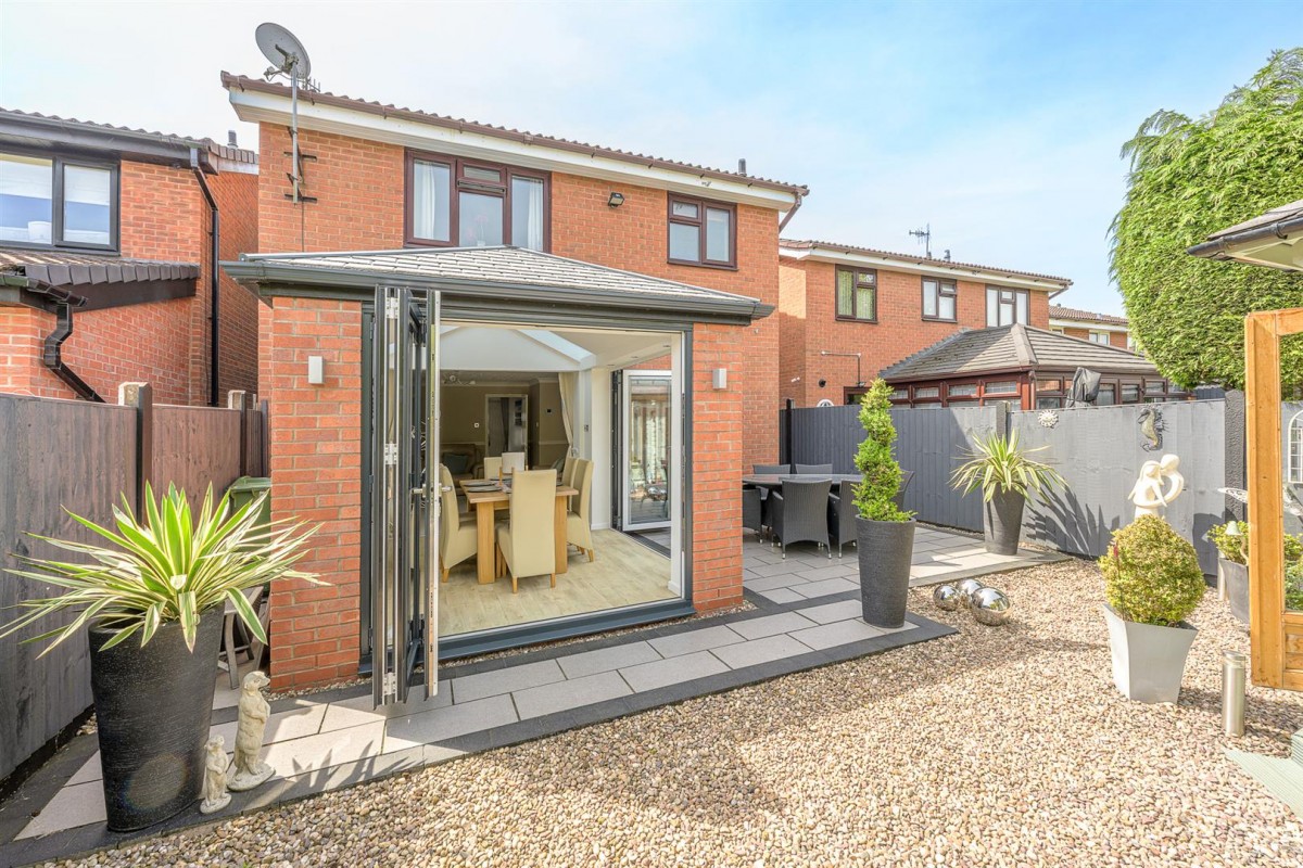 Ibis Gardens, Kingswinford, DY6 8XS