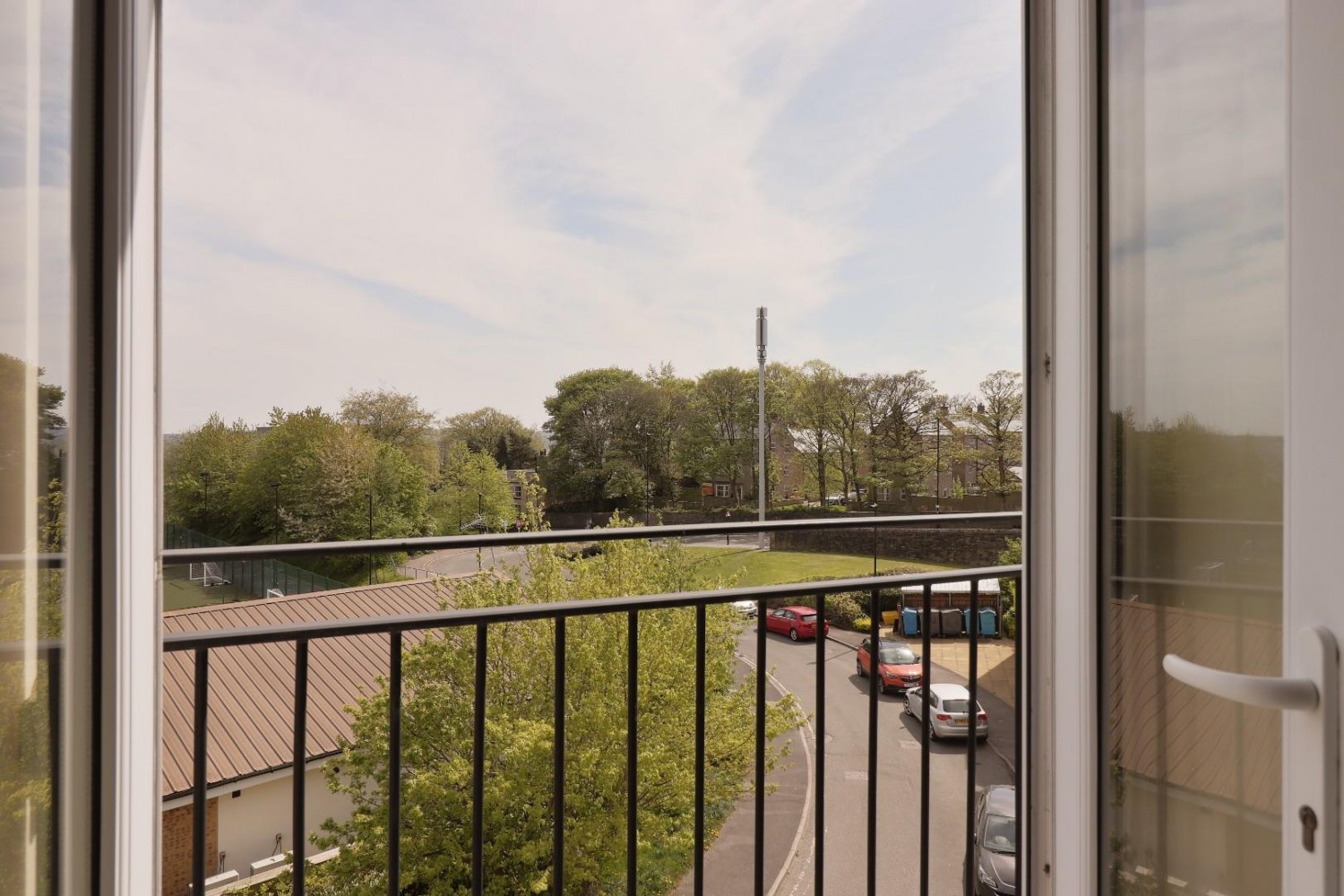 2 bedroom Flat for sale in Weston View, Crookes, Sheffield