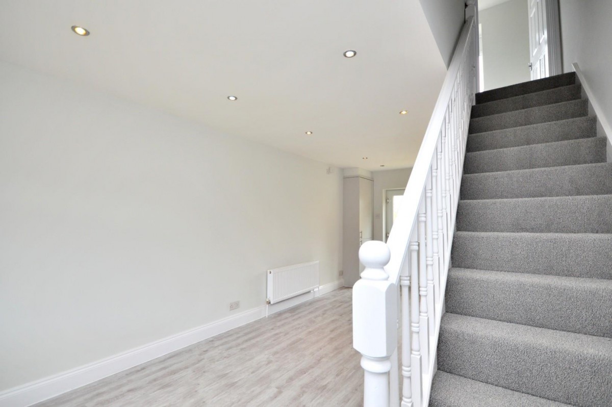 Chaundey Grove, Bristol