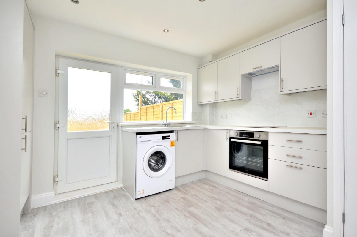 Chaundey Grove, Bristol