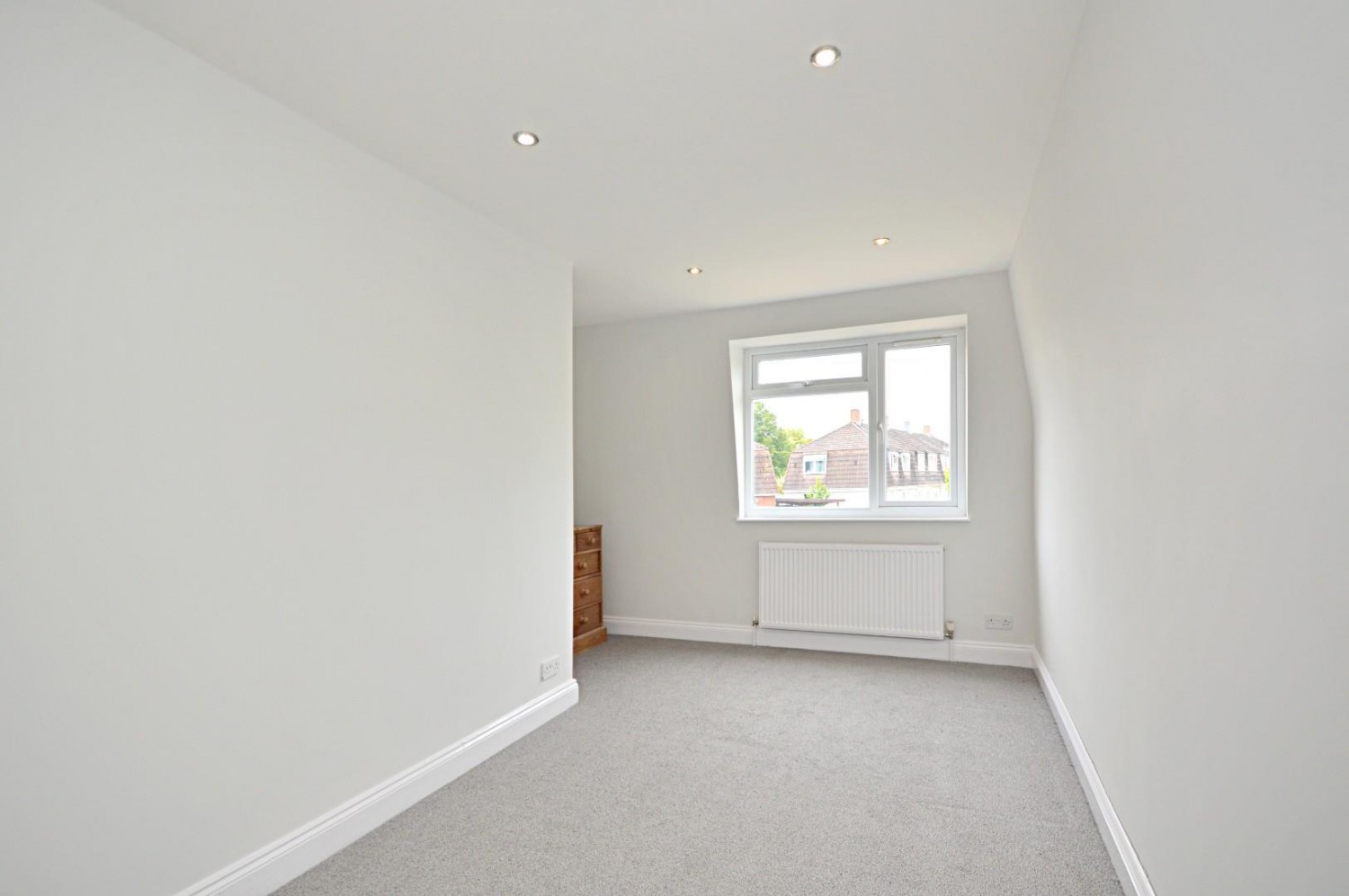 Chaundey Grove, Bristol