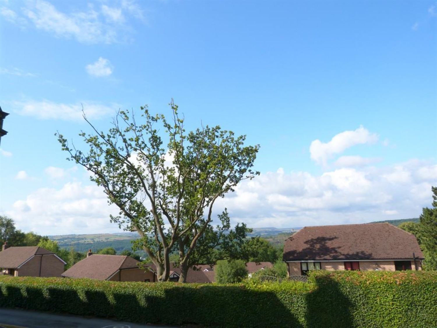 2 bedroom Flat to let in Acland Hall, Lady Park Avenue, Bingley
