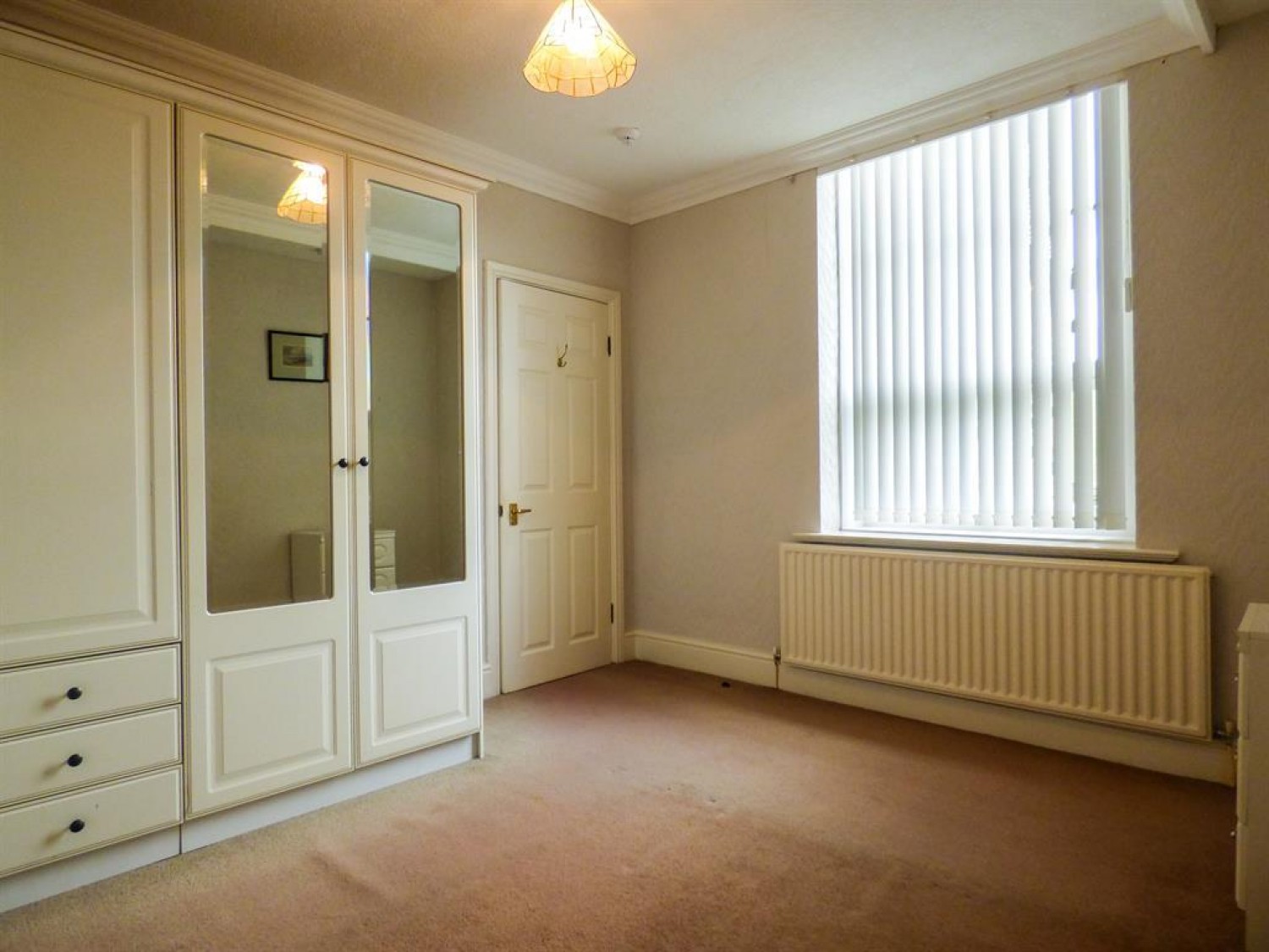 2 bedroom Flat to let in Acland Hall, Lady Park Avenue, Bingley