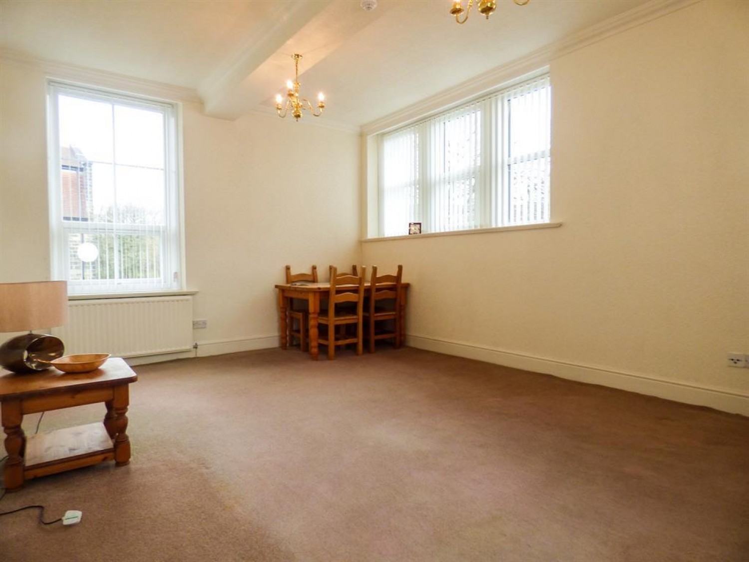 2 bedroom Flat to let in Acland Hall, Lady Park Avenue, Bingley