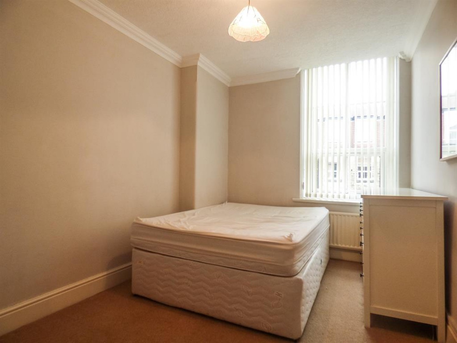 2 bedroom Flat to let in Acland Hall, Lady Park Avenue, Bingley