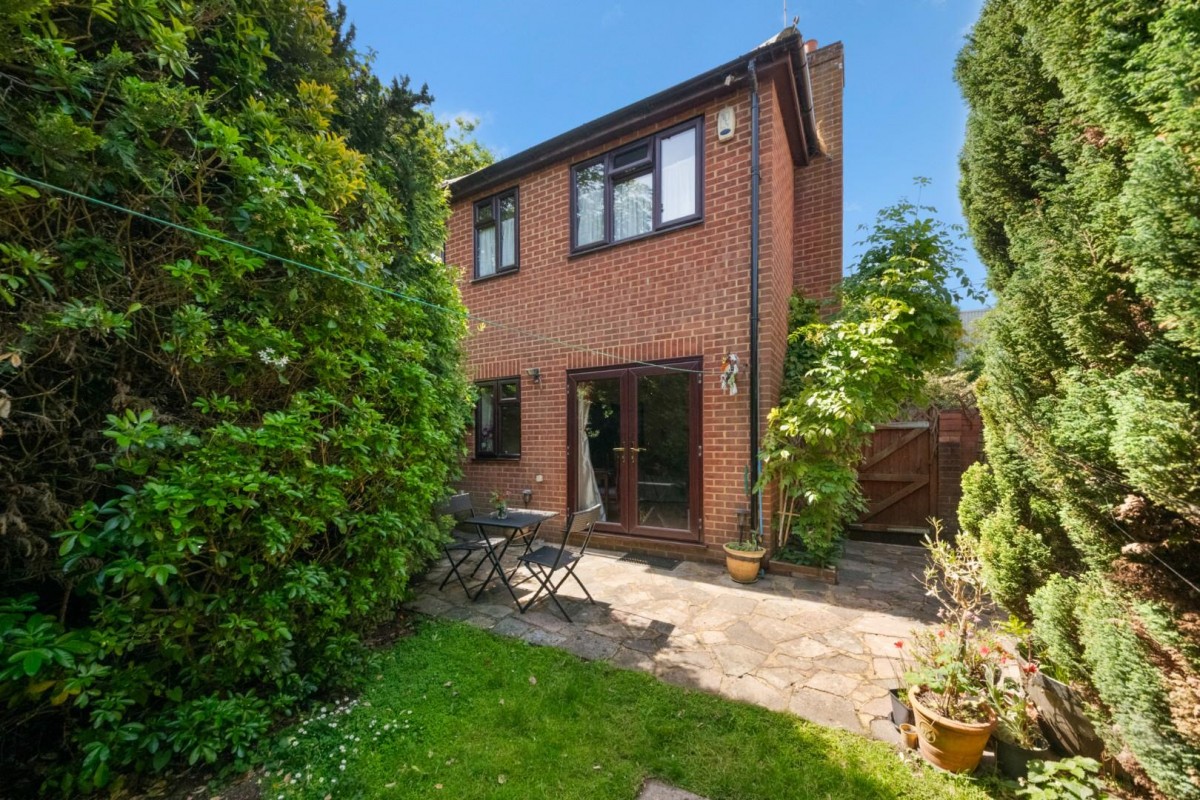 Minet Drive, Hayes