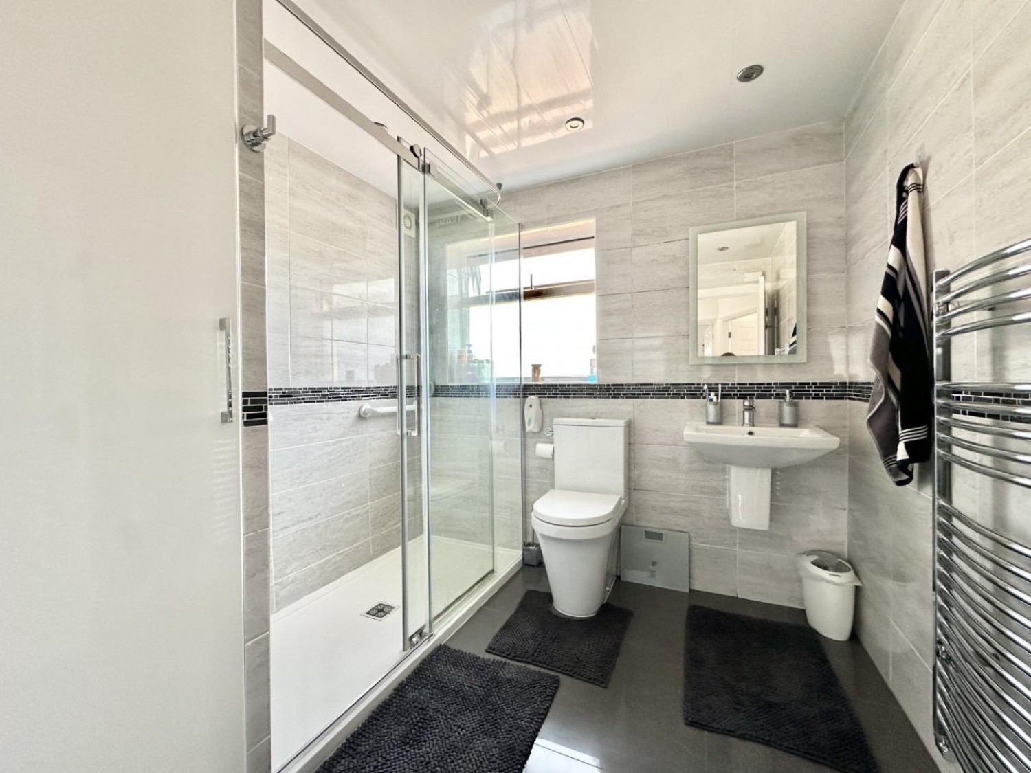 4 bedroom House for sale in Dorchester Waye, Hayes, Middlesex, UB4 0HY