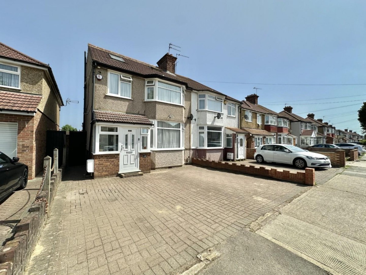 Dorchester Waye, Hayes, Middlesex, UB4 0HY