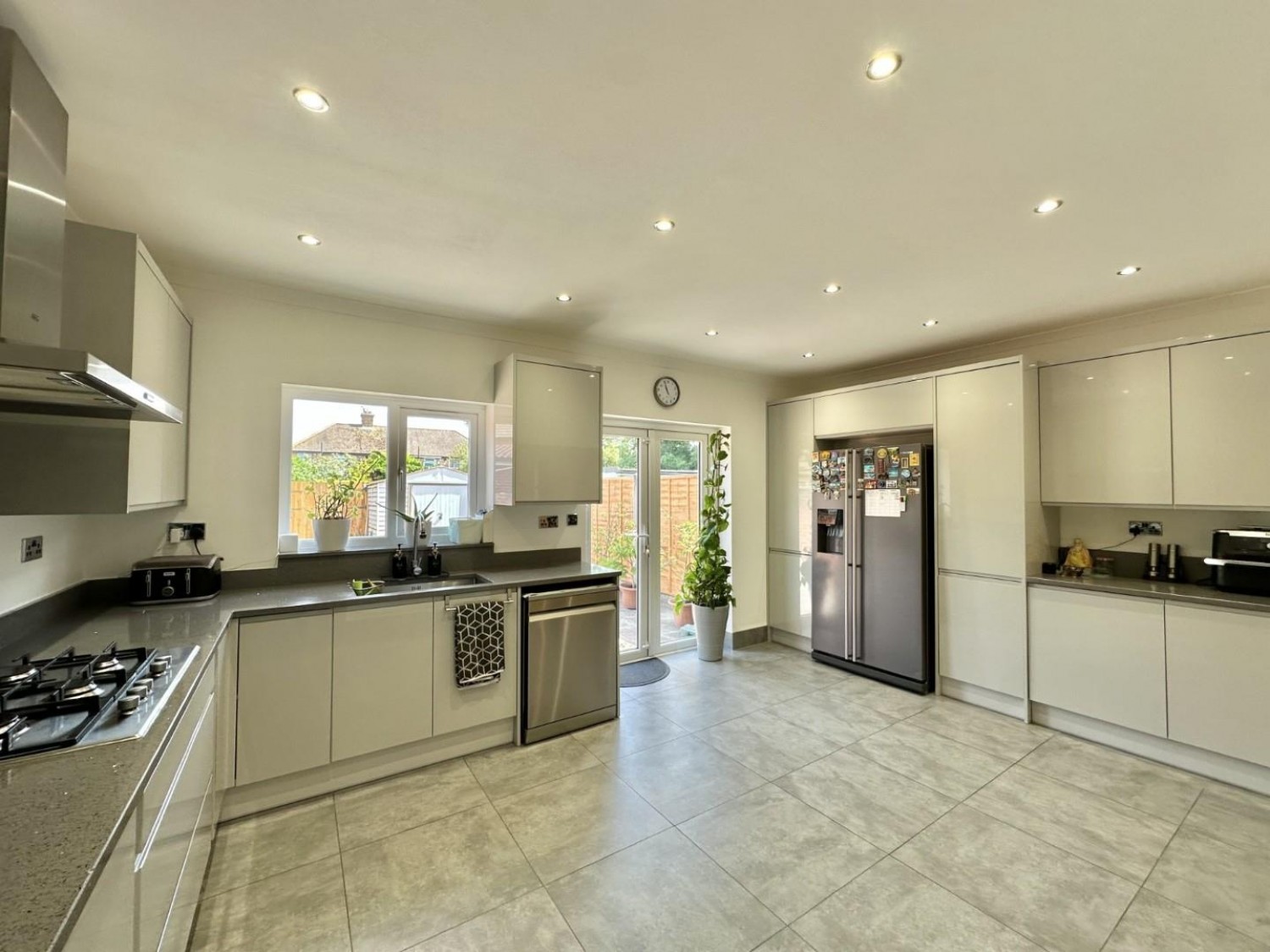 4 bedroom House for sale in Dorchester Waye, Hayes, Middlesex, UB4 0HY