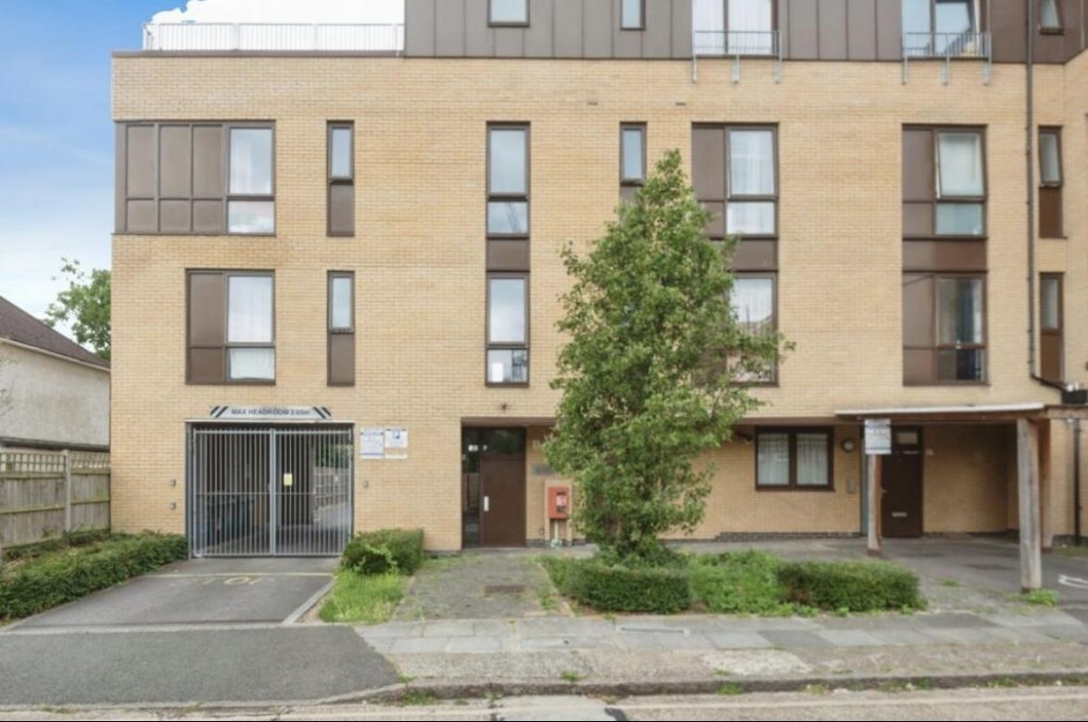 Alderwick Drive, Hounslow