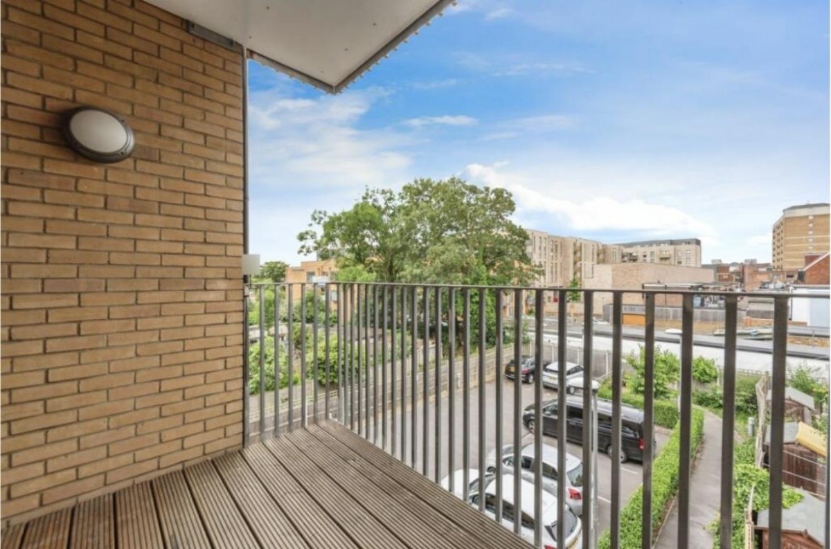 Alderwick Drive, Hounslow