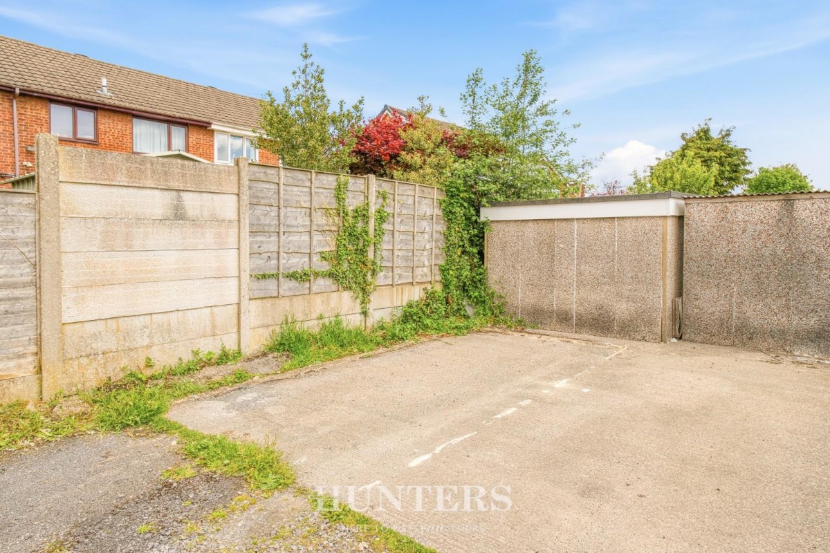 Summerfield Drive, Middleton M24