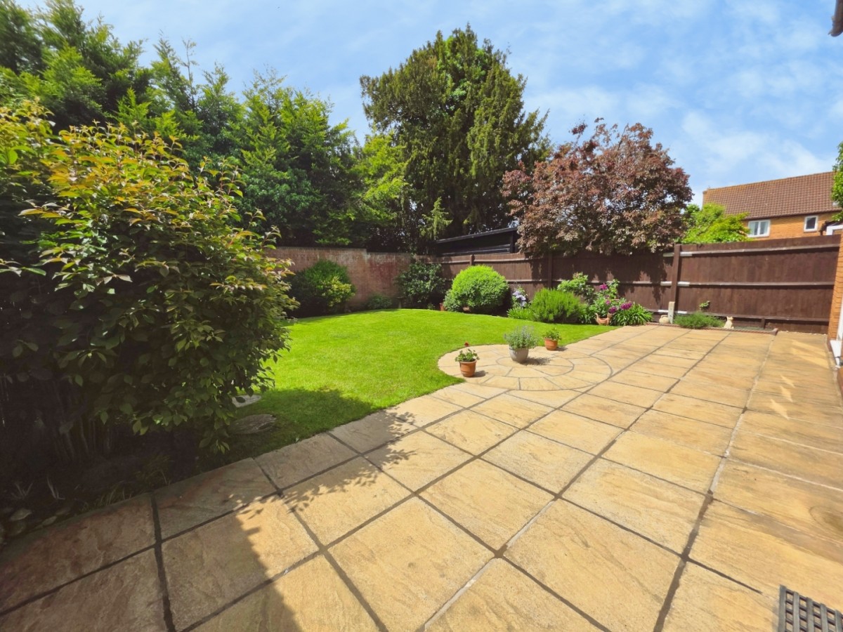 6 Kidnams Walk, Whitminster, GL2 7NL
