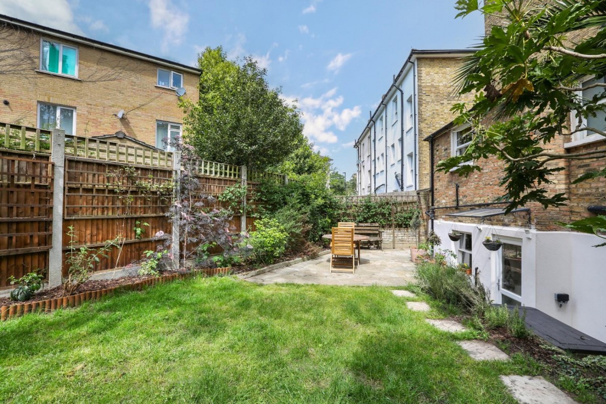 Eastlake Road, London, SE5