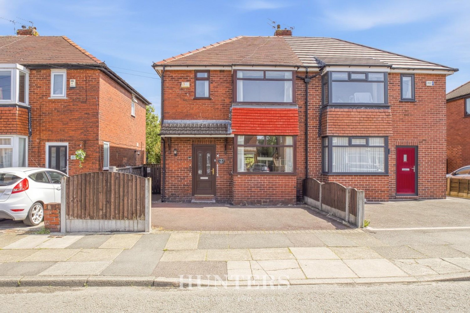 Monmouth Street, Middleton M24